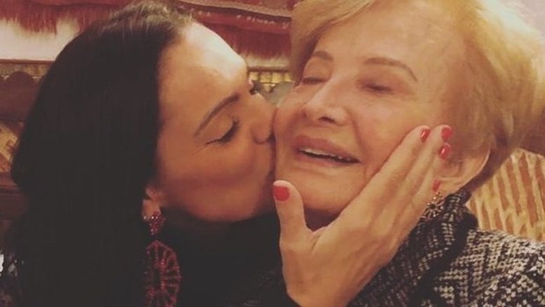 Glória Menezes volta ao Rio após a morte de Tarcísio Meira: 'Nossa rainha'