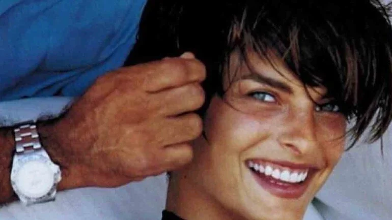 Linda Evangelista afirma estar ‘brutalmente desfigurada’ após procedimento estético