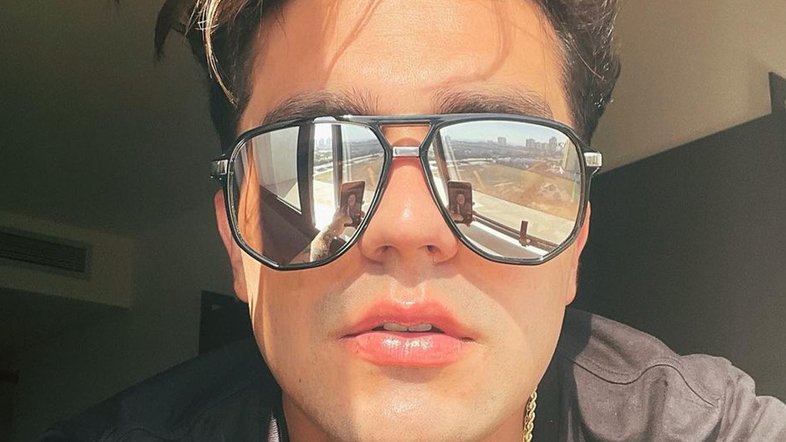 Questionado por fã, Luan Santana revela estar namorando