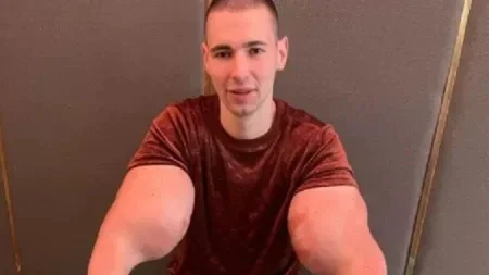 Vídeo: Bíceps de lutador russo "explode" durante luta de MMA