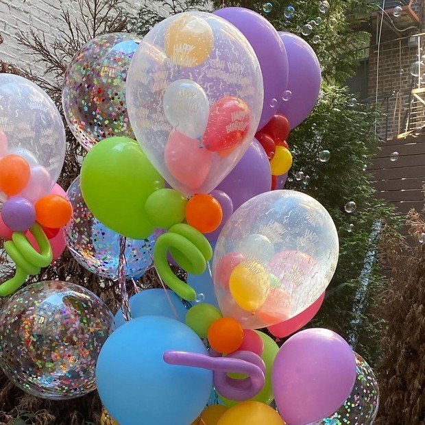 Gigi Hadid e Zayn Malik comemoram primeiro aniversário da filha