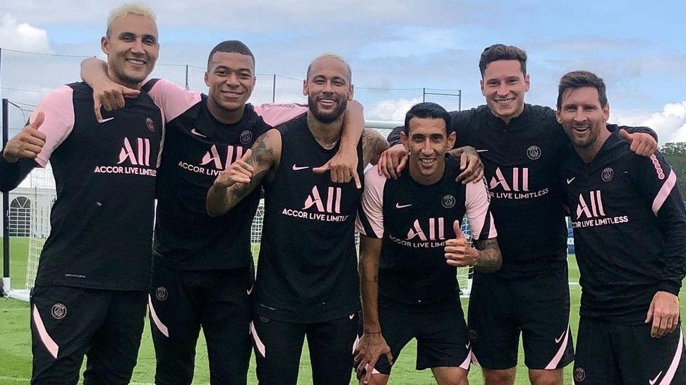Di María relembra cerveja com CR7, detona Sampaoli e revela piada com Neymar: 'Deixamos ele louco' 8 Di María relembra cerveja com CR7, detona Sampaoli e revela piada com Neymar: 'Deixamos ele louco'