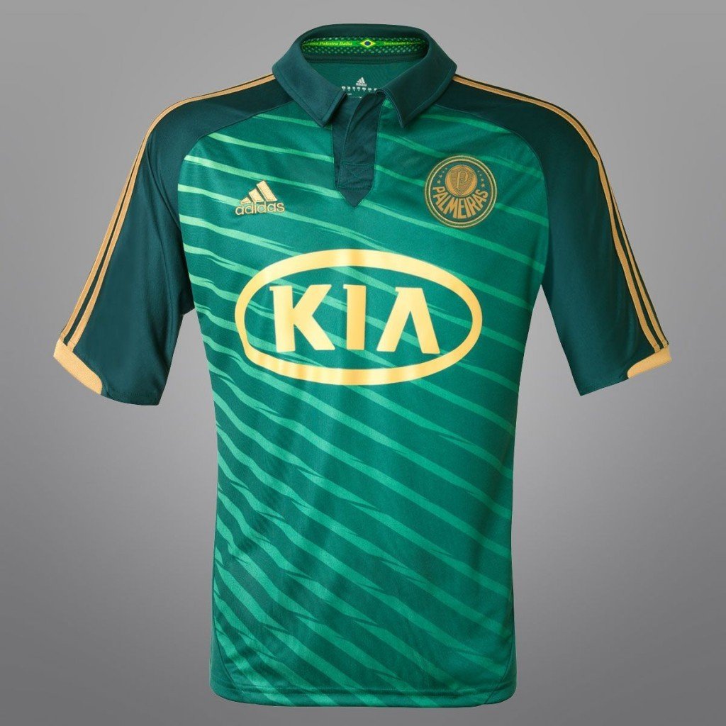 Entre as camisas mais bizarras do futebol tem até suástica oculta; confira a lista