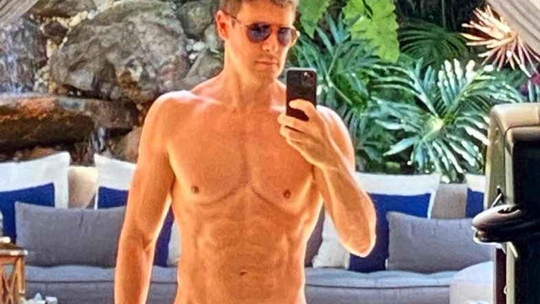 Rodrigo Faro mostra abdome definido e cantor elogia: 'Gato'