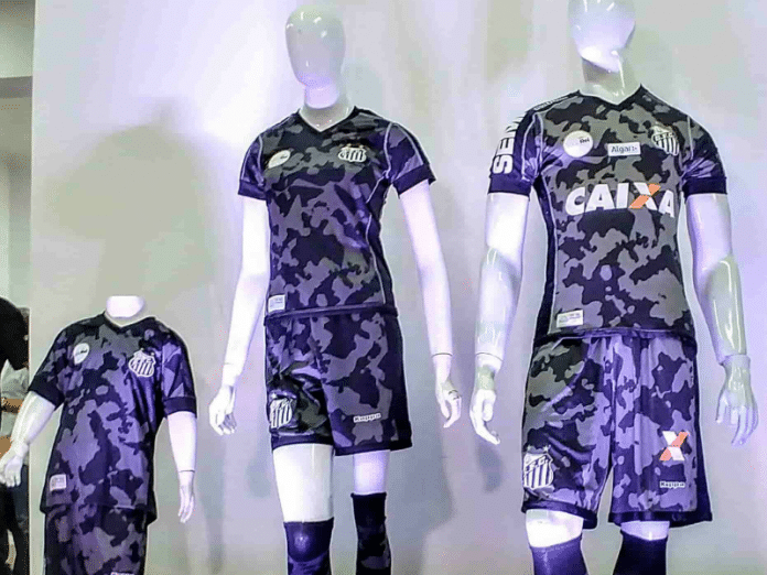 Entre as camisas mais bizarras do futebol tem até suástica oculta; confira a lista