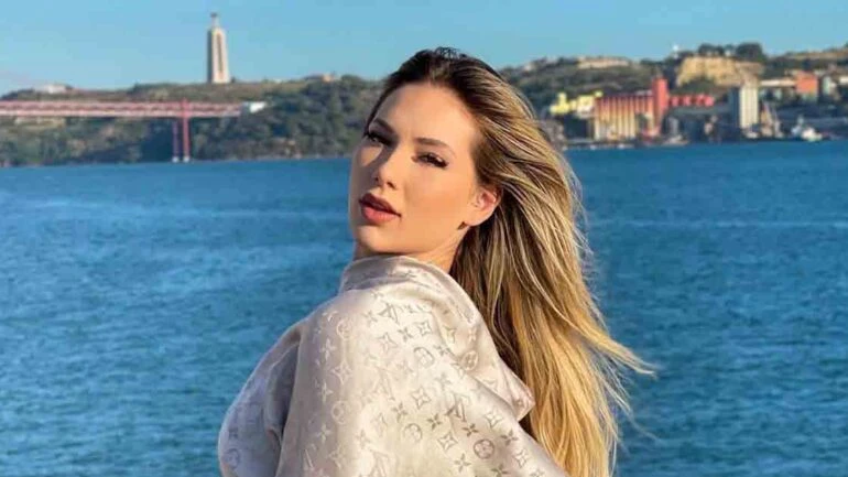 Virginia Fonseca é criticada por fazer dancinha em frente a rio onde jogará cinzas do pai
