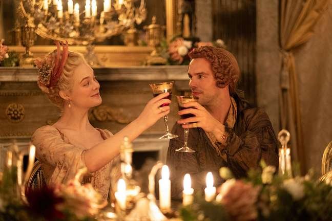 Divulgadas imagens da segunda temporada de 'The Great', que tem participação de Gillian Anderson 19 Divulgadas imagens da segunda temporada de 'The Great', que tem participação de Gillian Anderson