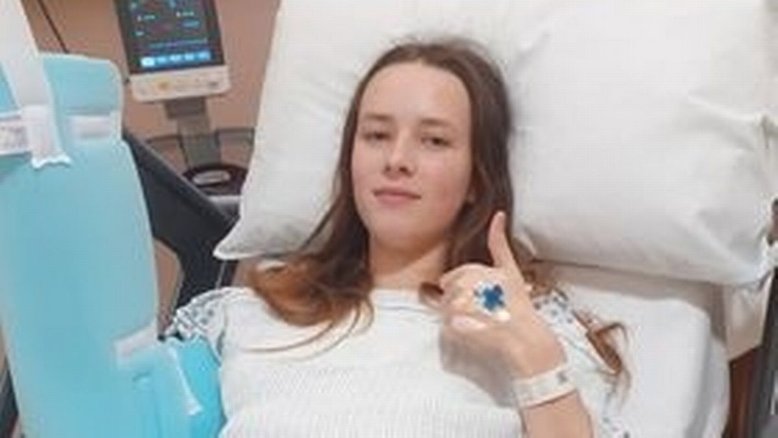 Estudante pula cerca para fugir da escola, perde o dedo e só percebe depois de ser avisada