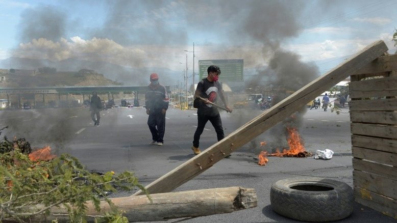 Indígenas bloqueiam estradas em segundo dia de protestos no Equador