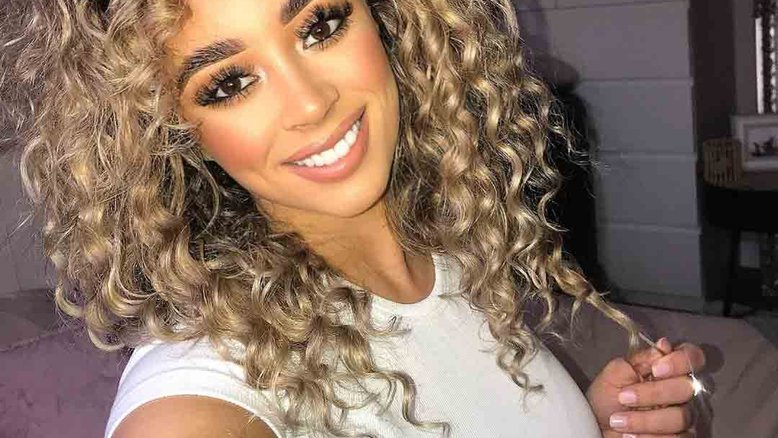 Influencer morre em acidente de carro semanas após prever a própria morte
