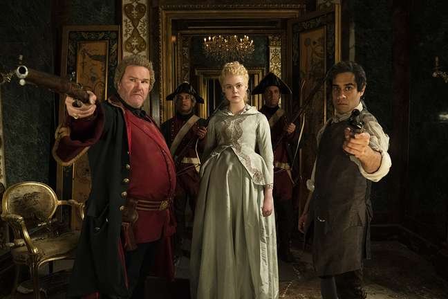 Divulgadas imagens da segunda temporada de 'The Great', que tem participação de Gillian Anderson 16 Divulgadas imagens da segunda temporada de 'The Great', que tem participação de Gillian Anderson
