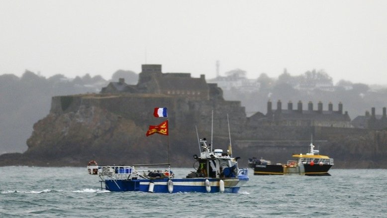 França anuncia represálias pós-Brexit por pesca e Reino Unido considera 'desproporcionais'