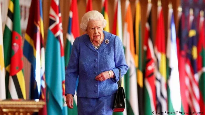 Rainha Elizabeth diz que inação contra mudanças climáticas é "irritante"