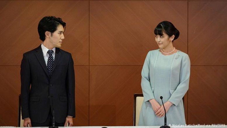 Princesa japonesa se casa com plebeu e perde título