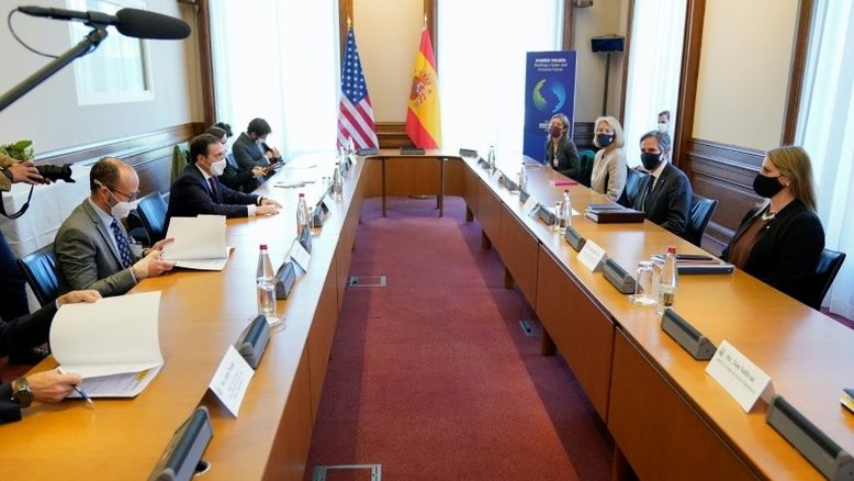 EUA discute diálogo na Venezuela com Colômbia e Espanha