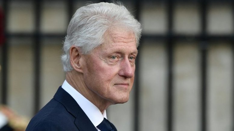 Ex-presidente dos EUA Bill Clinton é hospitalizado com infecção na Califórnia