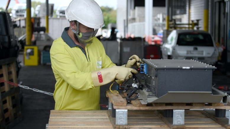 Setor automotivo se planeja para 'boom' da reciclagem de baterias até 2030