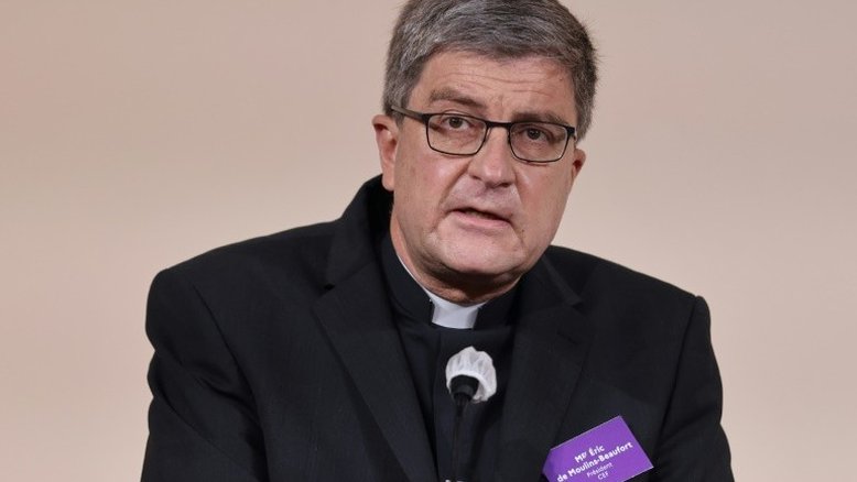 França: governo e Igreja entram em choque por sigilo de confissão