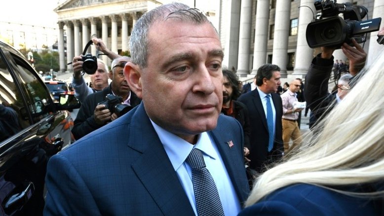 Tribunal declara ex-sócio de advogado de Trump culpado por financiamento ilegal de campanha