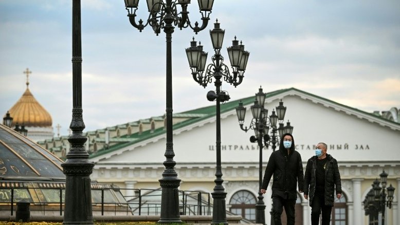 Rússia registra terceiro recorde consecutivo de mortes e contágios por covid-19