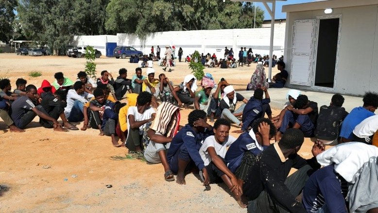 Mil mulheres e crianças correm 'risco imediato' em prisões da Líbia (Unicef)