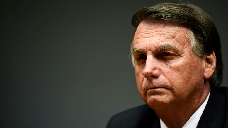 Bolsonaro muda critério de pobreza para incluir mais famílias em Auxílio Brasil
