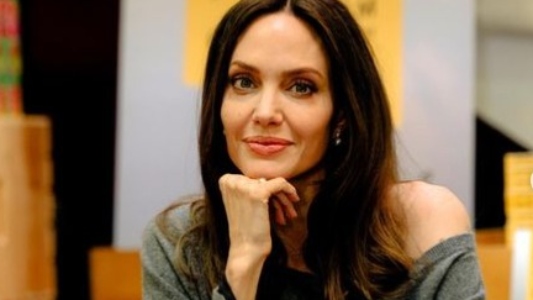 Angelina Jolie sobre guerra: 'Crianças pagarão o preço mais alto'