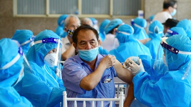 AstraZeneca anuncia resultados animadores em testes de fármaco anticovid-19