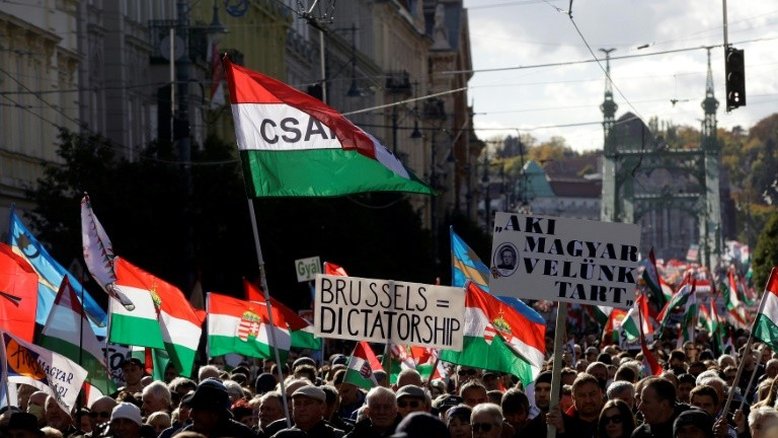 Orban denuncia atitude de inimizade da UE com Hungria e Polônia