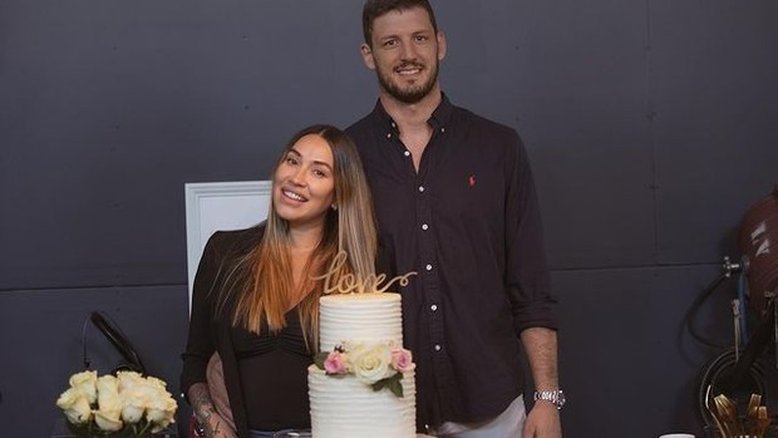 Grávida, Dani Bolina se casa nos EUA: 'Na lei dos homens e na lei de Deus'