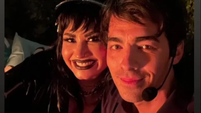 Ex-namorados, Joe Jonas e Demi Lovato se reencontram em festa de Halloween