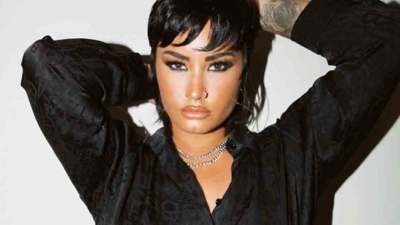 Demi Lovato diz que é “ofensivo” chamar ETs de alienígenas