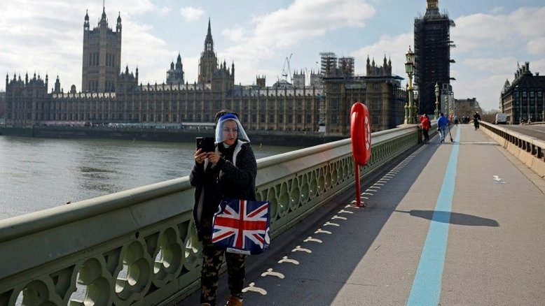 Londres cometeu 'erros graves' na gestão da pandemia, diz relatório do Parlamento