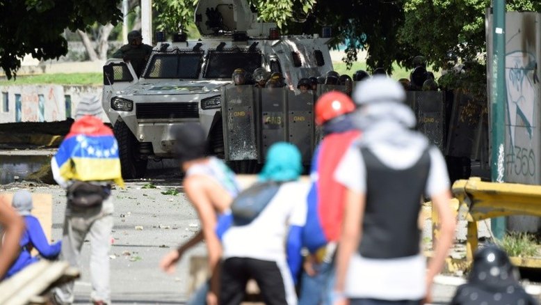 Militar da Venezuela é condenado por morte de manifestante