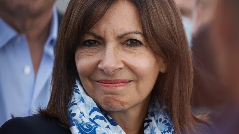 Socialistas franceses escolhem prefeita de Paris como candidata presidencial