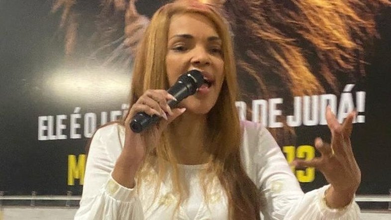 Namorado da ex-deputada Flordelis se declara: 'Vai passar, em nome de Jesus'