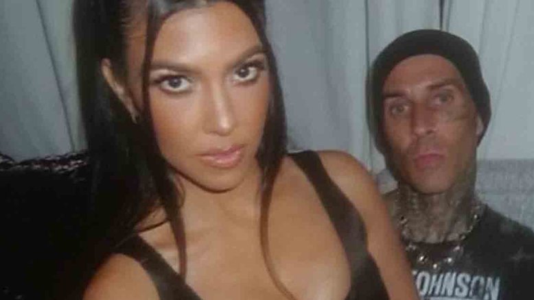 Kourtney Kardashian anuncia noivado com baterista do Blink-182