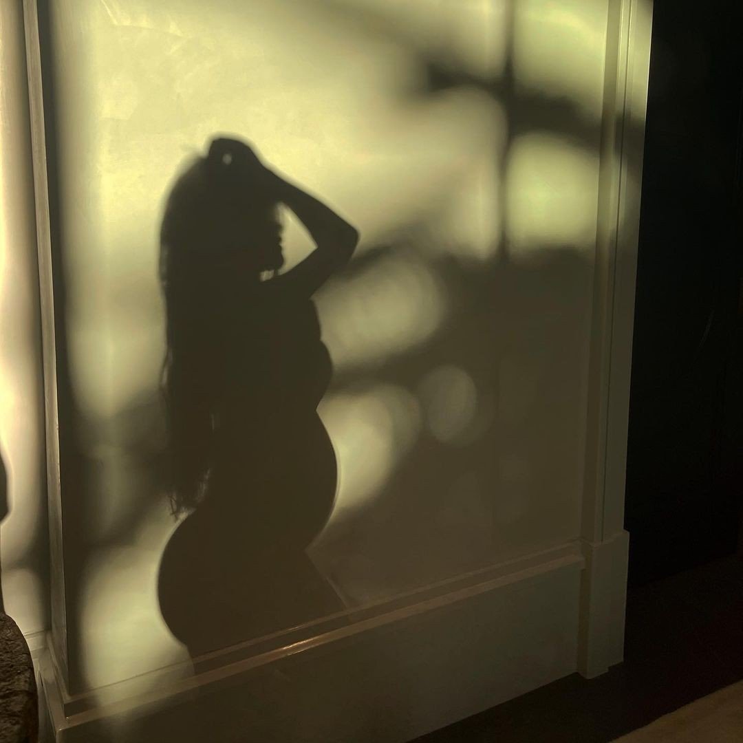 Kylie Jenner mostra barriga de segunda gravidez