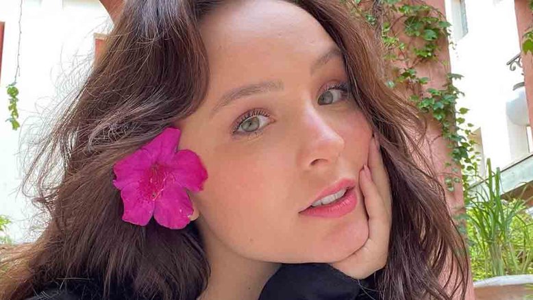 Larissa Manoela responde saudade do ex e ironiza: ‘Deus manda amar o próximo’