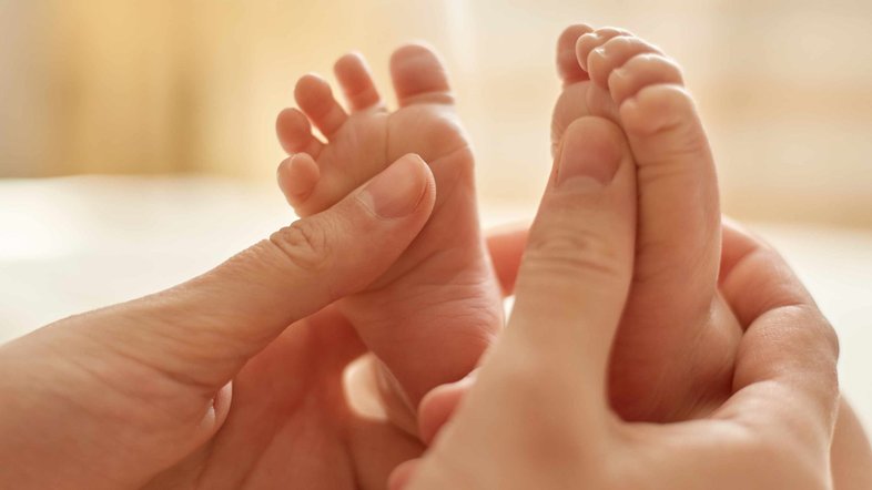 6 principais cuidados que uma mãe de primeira viagem deve ter com o recém-nascido