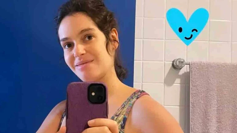Maria Flor mostra barriga de gravidez: ‘Carinha de grávida’
