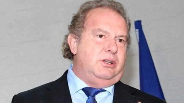 Alvo de operação da PF, governador de Tocantins é afastado do cargo
