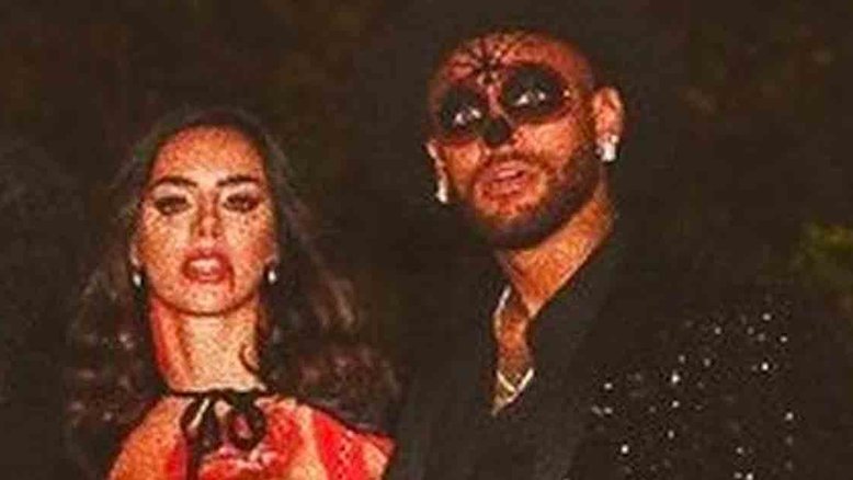 Neymar e affair posam juntos em festa de Halloween