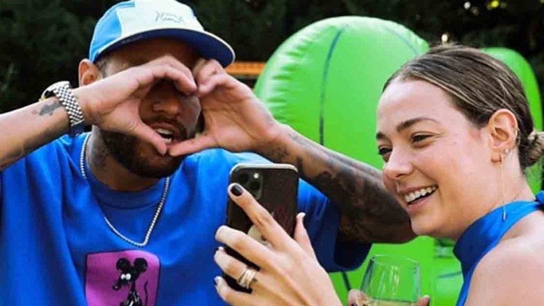 Neymar homenageia ex, Carol Dantas: ‘Minha companheira’