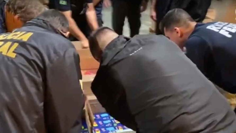 PF faz apreensão recorde de cinco toneladas de cocaína no Porto do Rio