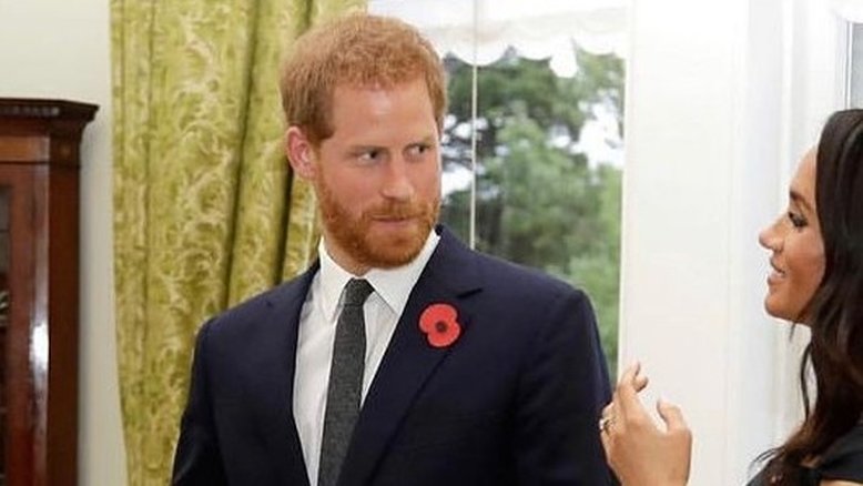 Apresentadora diz que príncipe Harry 'cheirava a cigarro e álcool' em visita ao Brasil