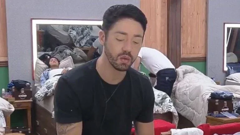 A Fazenda: Rico Melquiades não faz questão de amizade com Dynho fora do reality