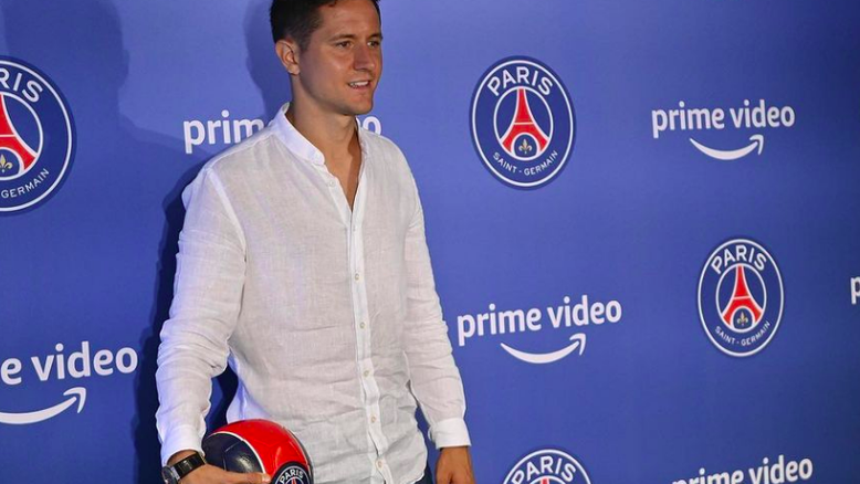 Jogador do PSG é atacado e assaltado por travesti enquanto estava parado em semáforo
