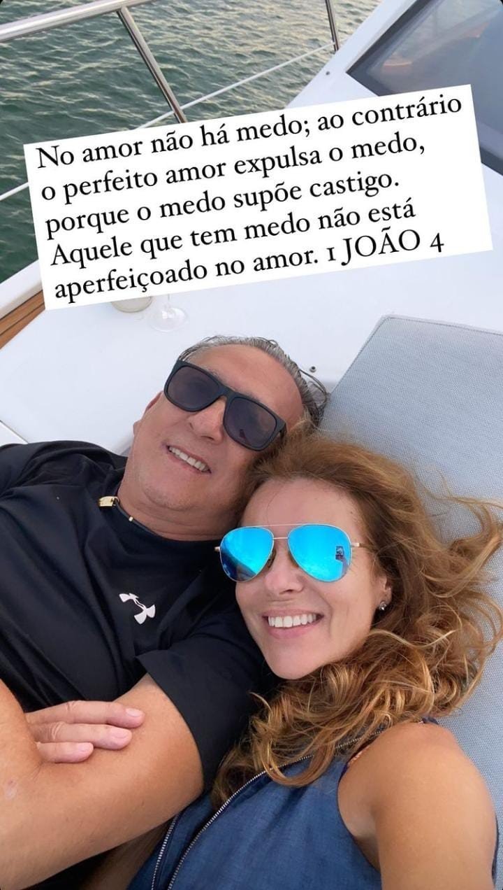 Esposa de Galvão Bueno se declara para narrador durante férias em Miami 4 Esposa de Galvão Bueno se declara para narrador durante férias em Miami