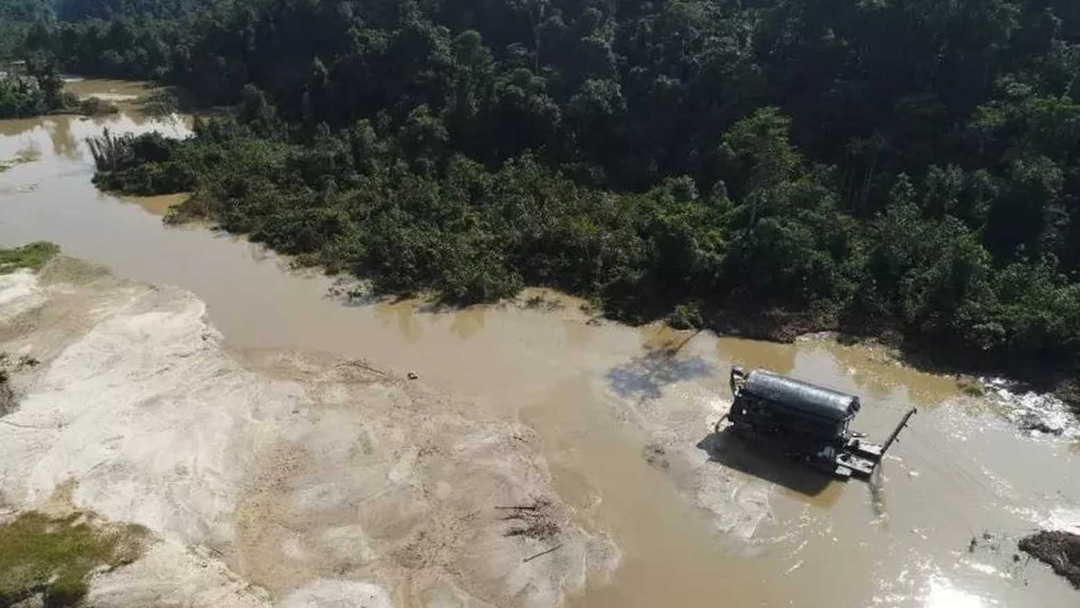 Crianças yanomamis morrem afogadas em rio usado por garimpeiros ilegais